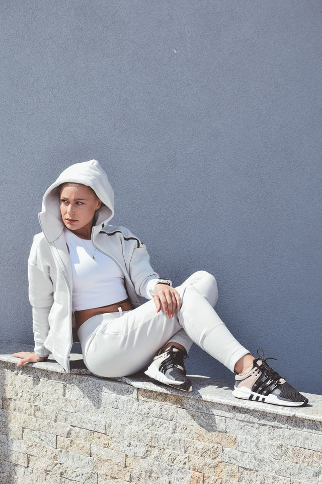 How to Buy Cheap Hoodies for Women?